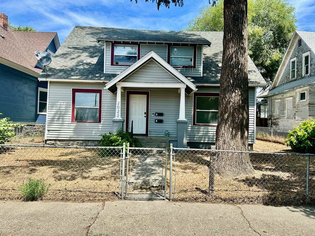 2022 W Dean Ave - Photo 2 of 19