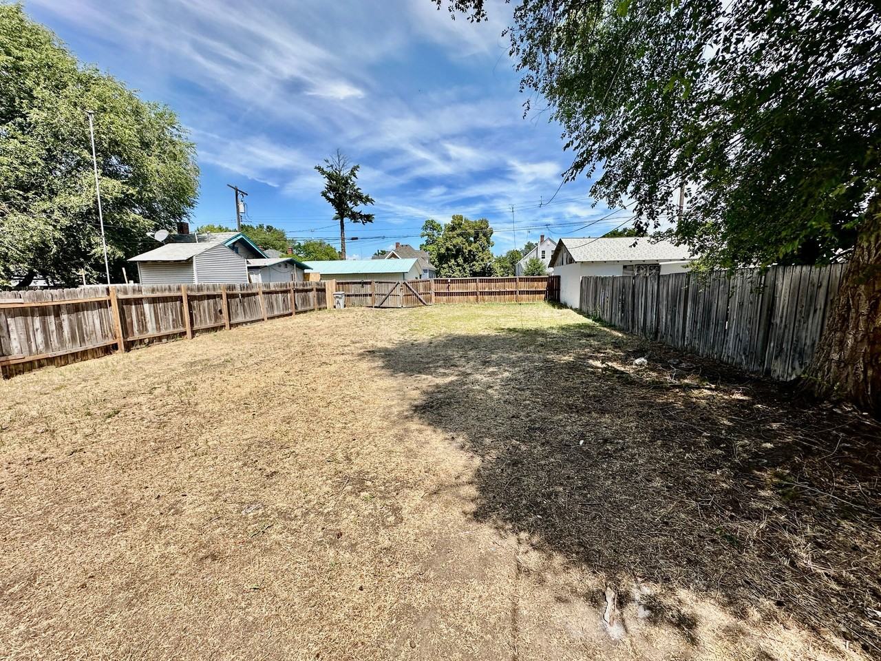 2022 W Dean Ave - Photo 5 of 19
