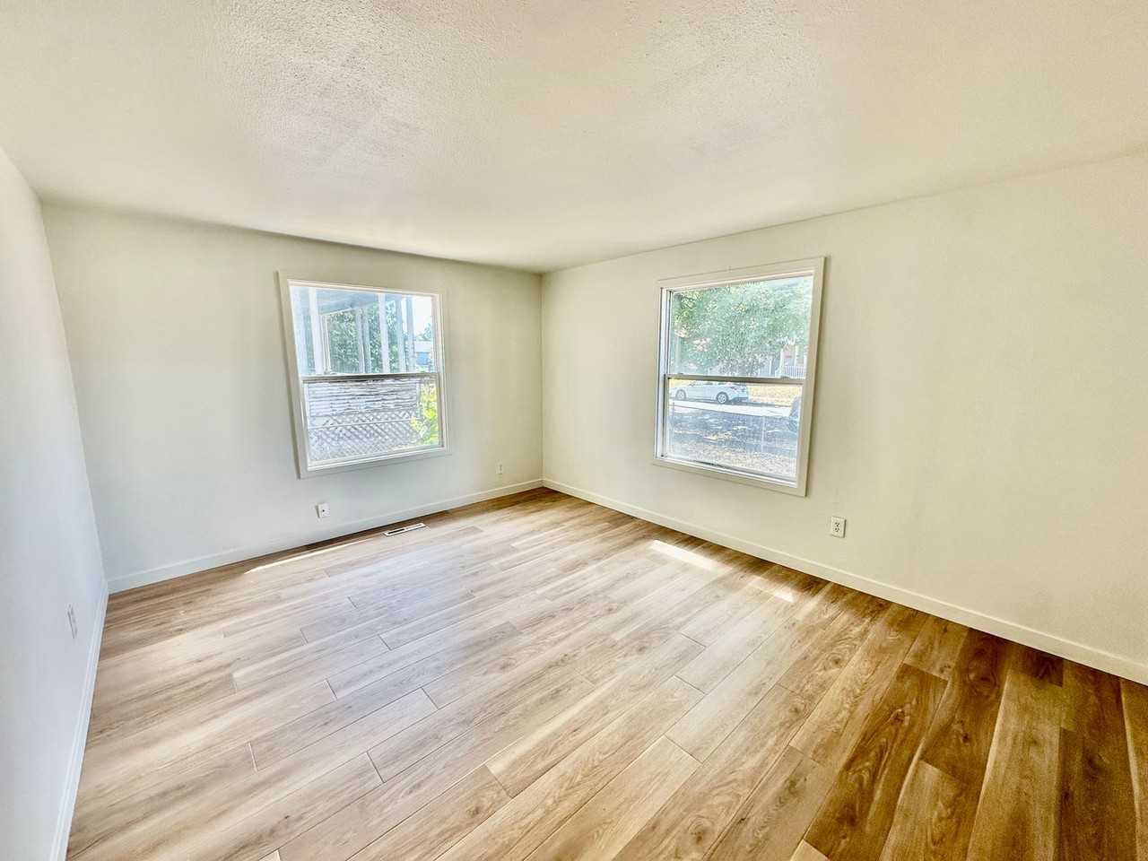 2022 W Dean Ave - Photo 6 of 19