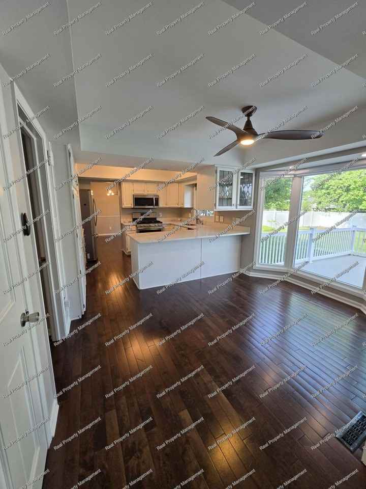 10016 Twin Creek Blvd - Photo 6 of 26