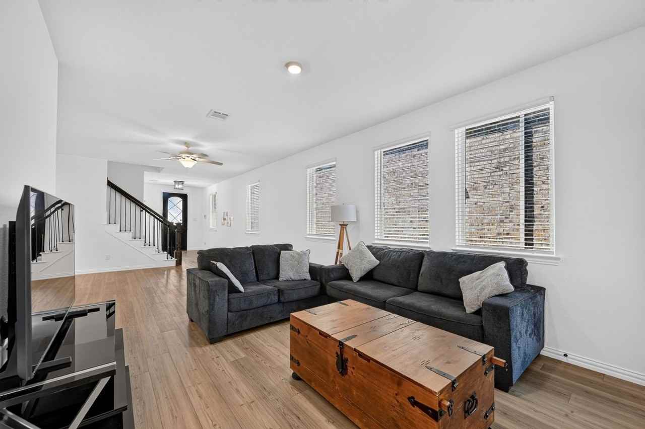 1678 Gracehill Way - Photo 2 of 27