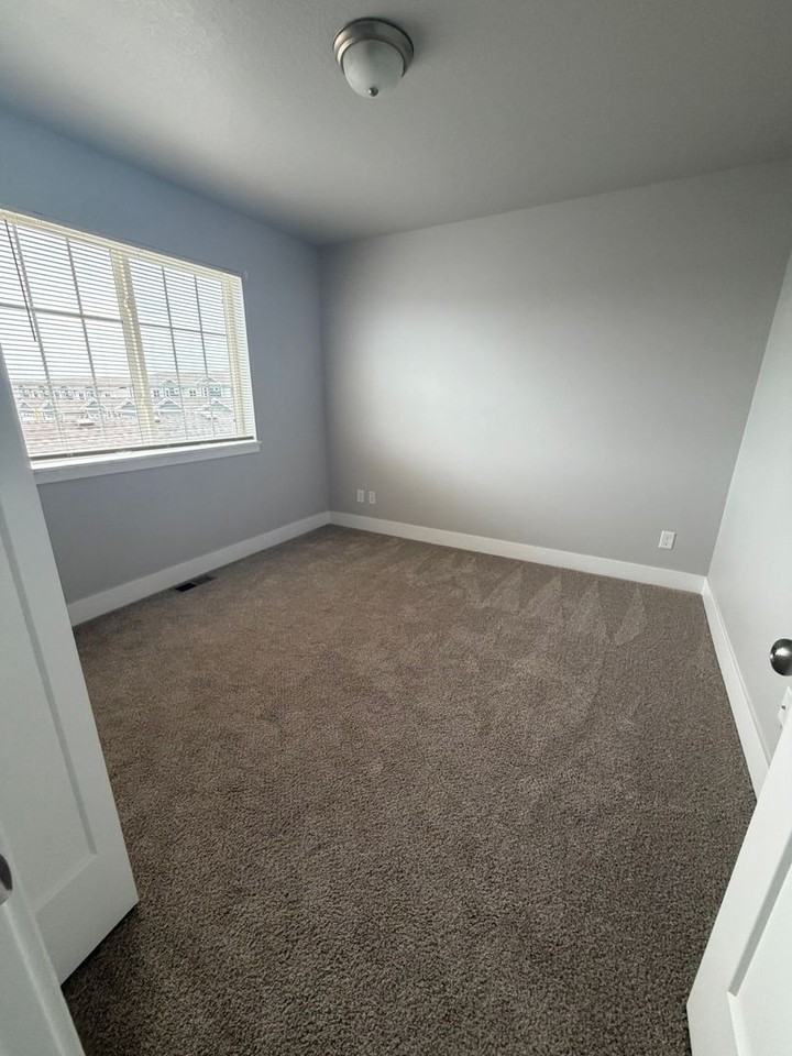 234 Nw Common Pl - Photo 7 of 14