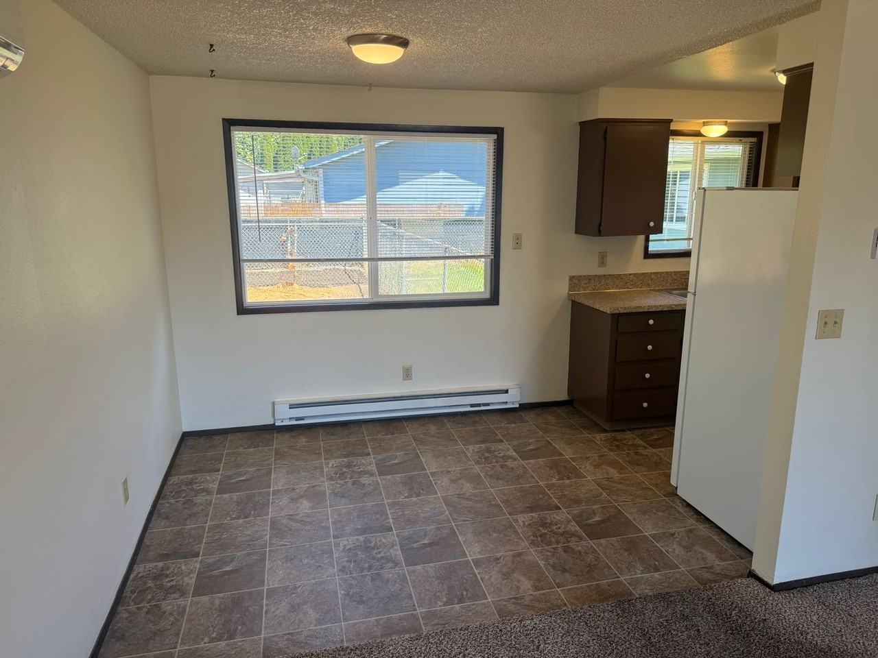 960 N 4th St - Photo 2 of 11