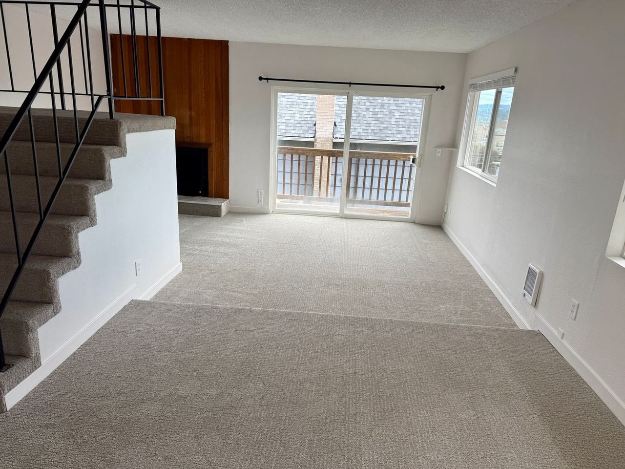 4242 Sw View Point Ter - Photo 3 of 14