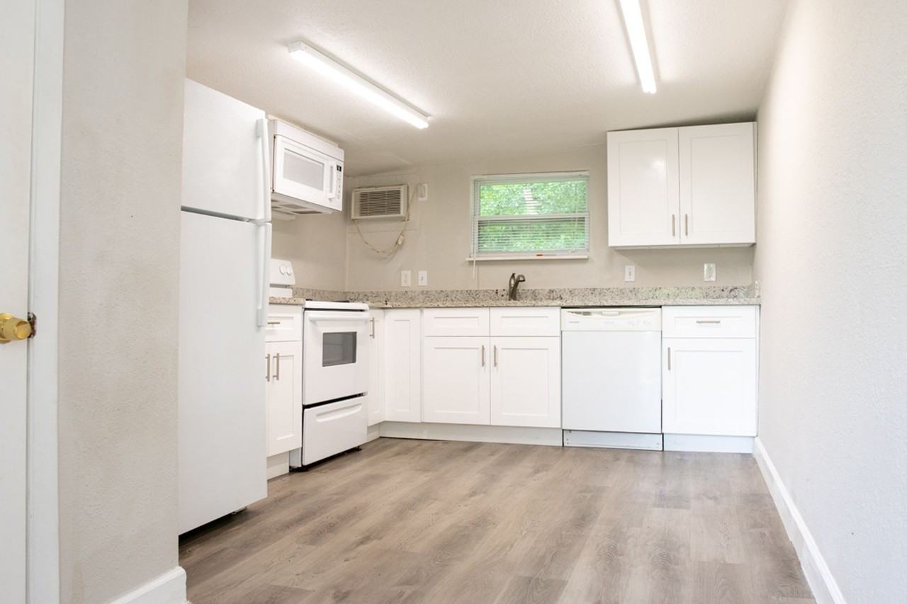 2177 Longwood Lake Mary Rd - Photo 4 of 14