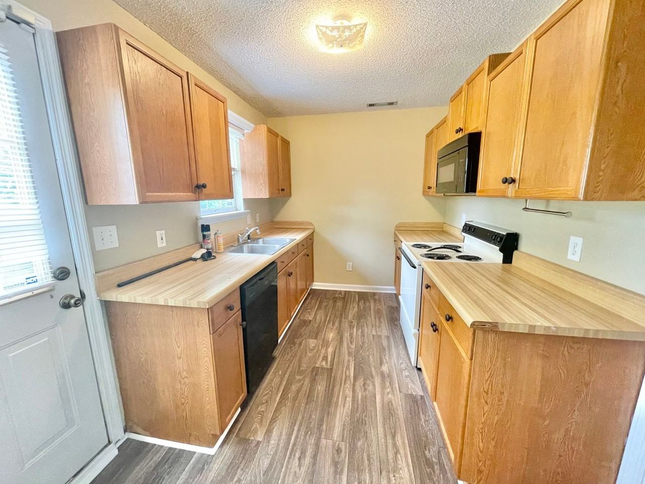 26990 Elkins Rd #N - Photo 5 of 7