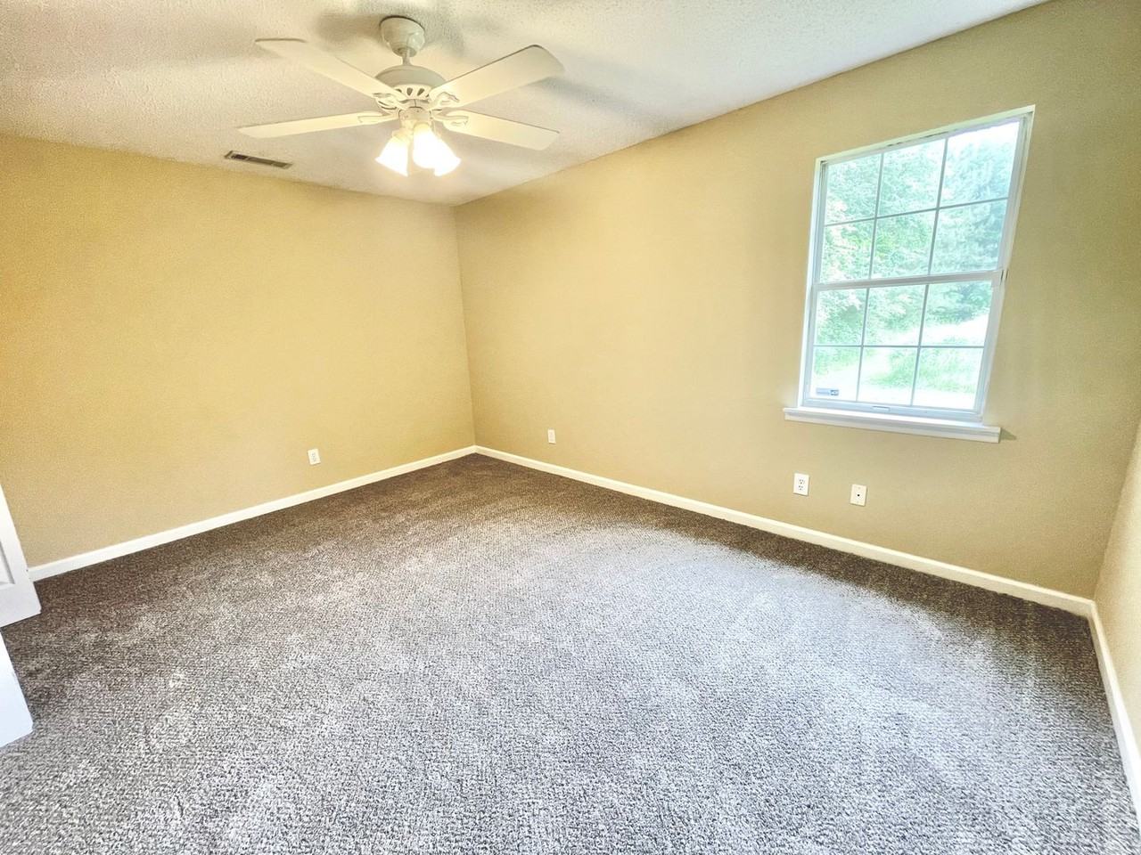 26990 Elkins Rd #N - Photo 6 of 7