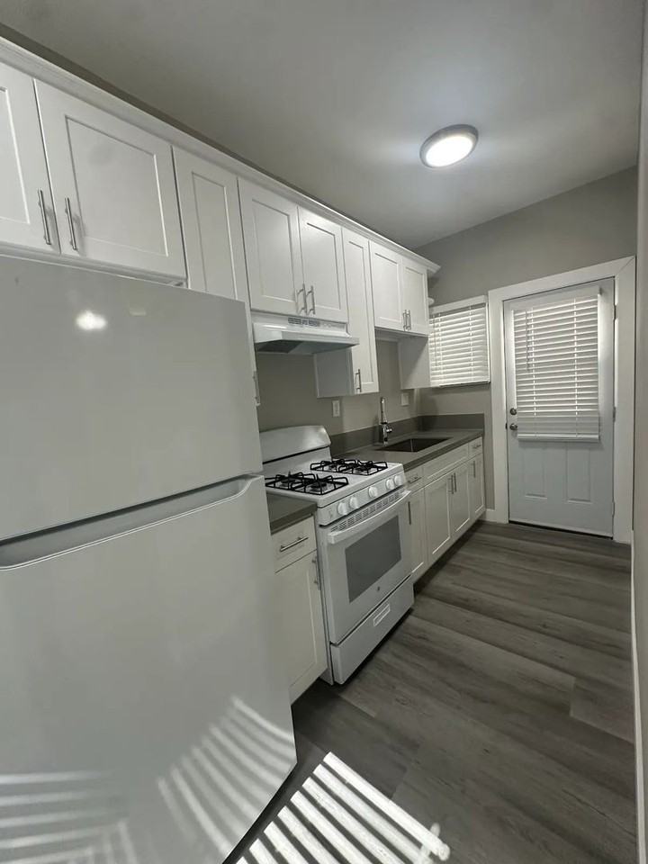 1904 E Bermuda St #09 - Photo 5 of 10