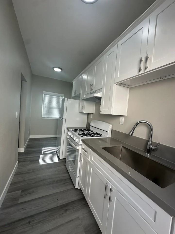 1904 E Bermuda St #09 - Photo 6 of 10