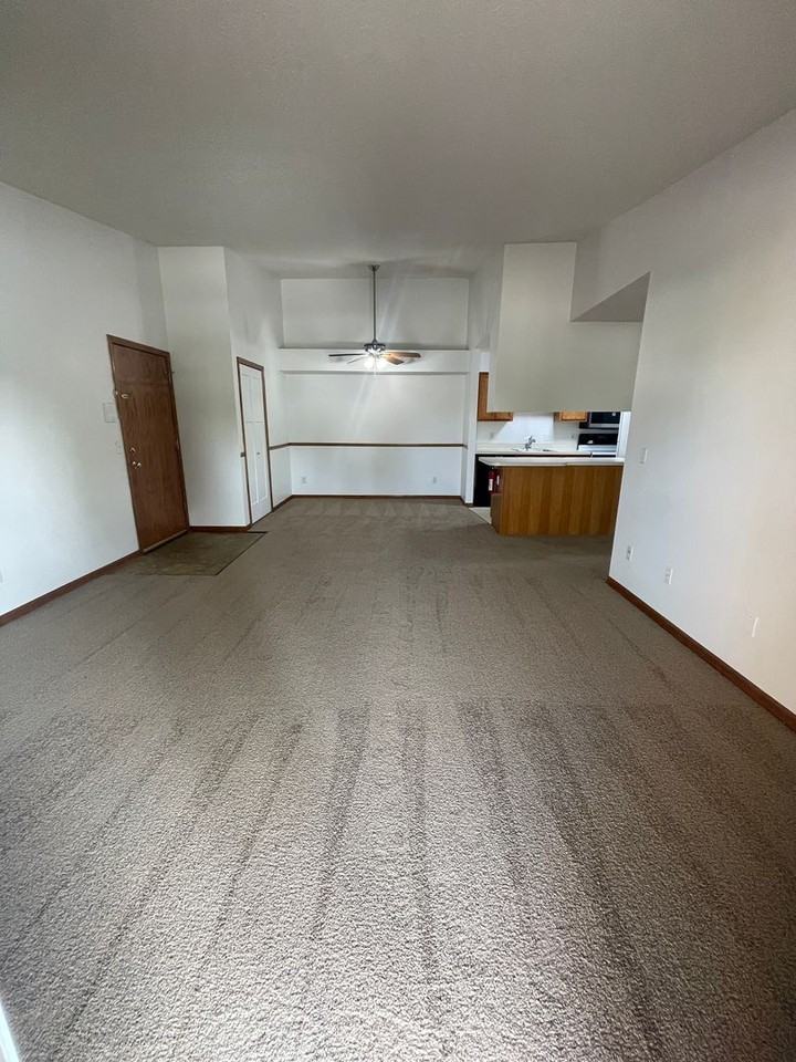 2636 Stadium View Dr #8 - Photo 4 of 20