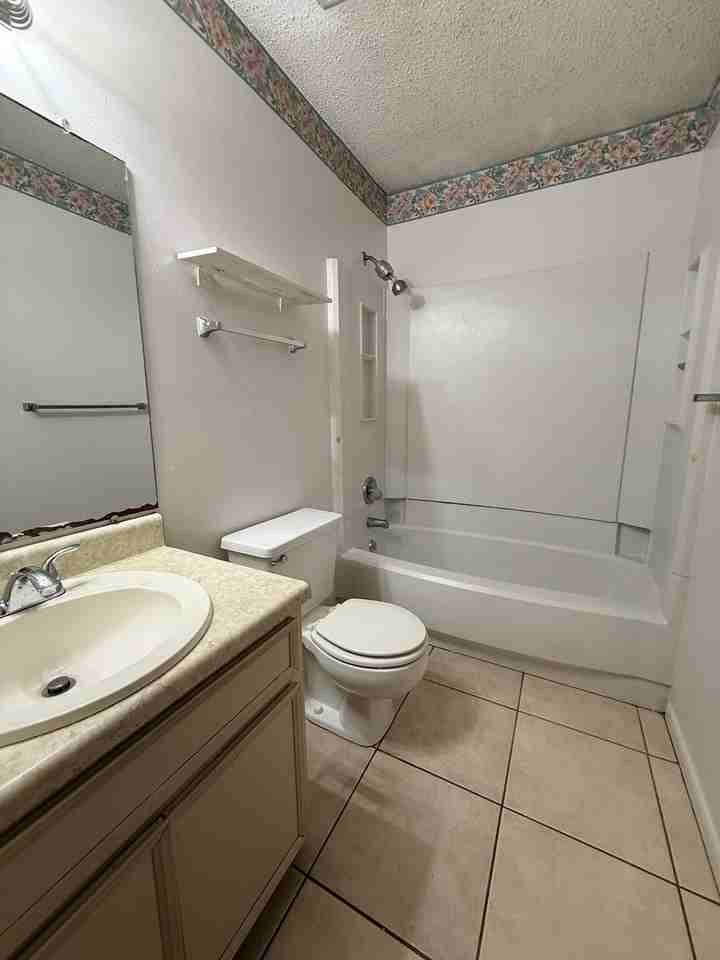 117 Classic Ct - Photo 2 of 17