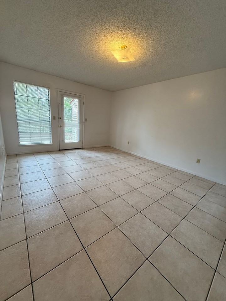 117 Classic Ct - Photo 7 of 17