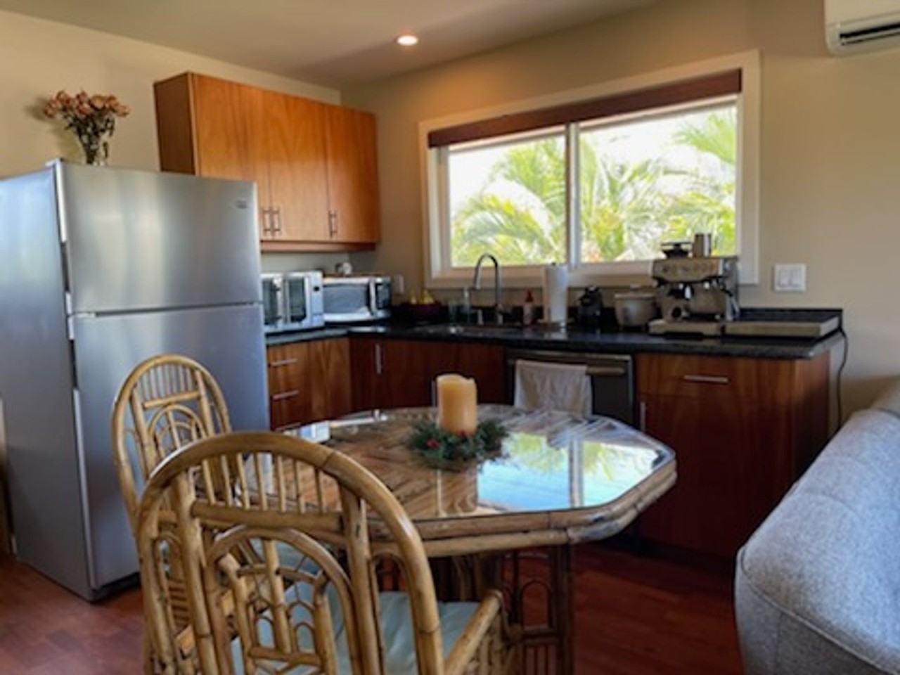 554 N Kalaheo Ave - Photo 4 of 17
