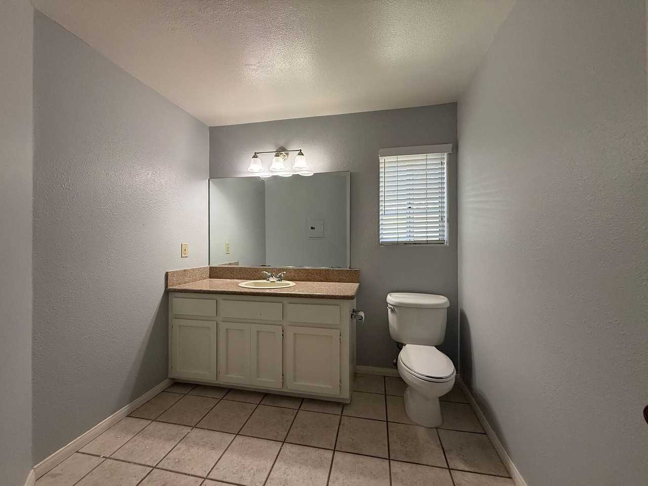 432 E Ave - Photo 5 of 29