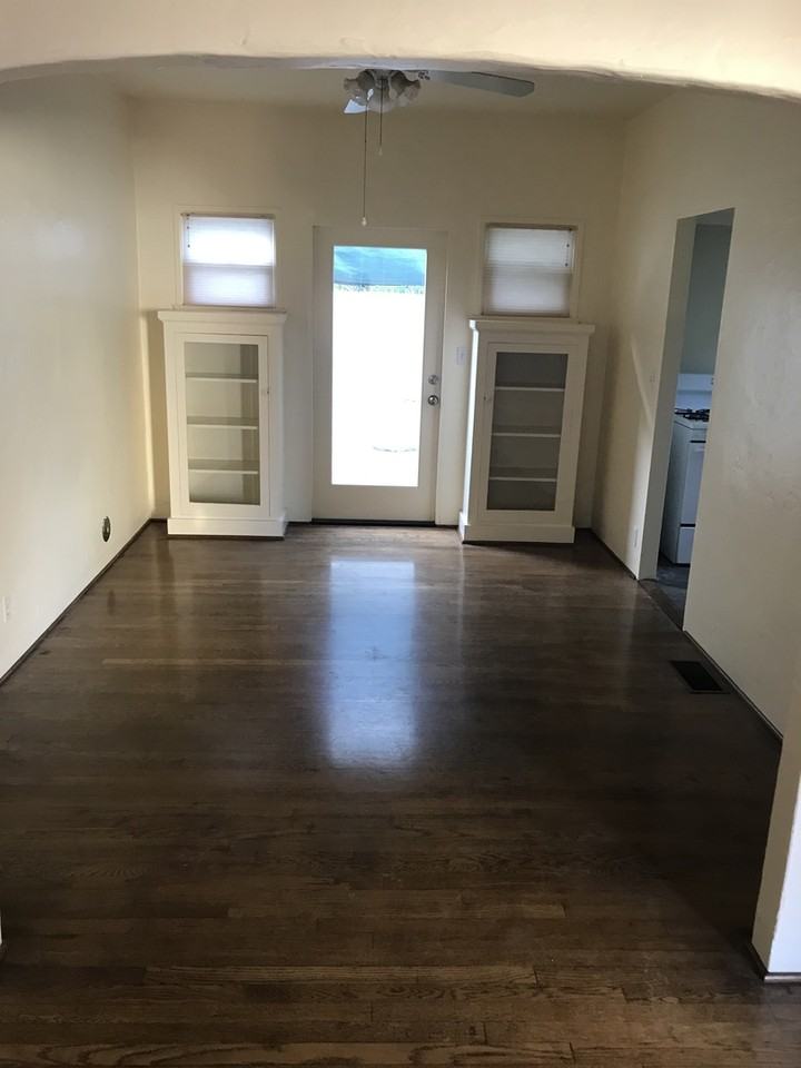 407 Montgomery St - Photo 4 of 9