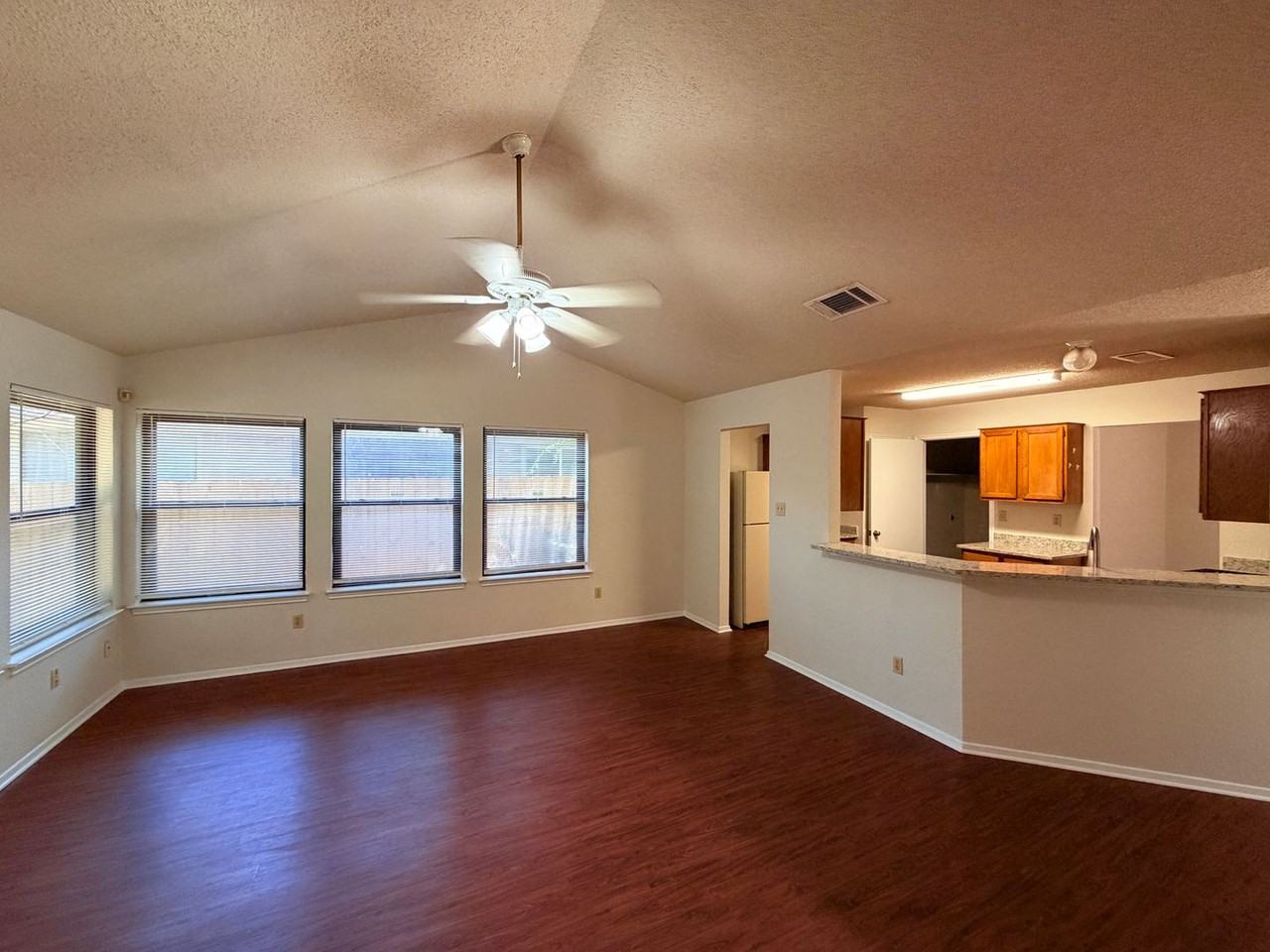 2013 James Pl - Photo 3 of 37