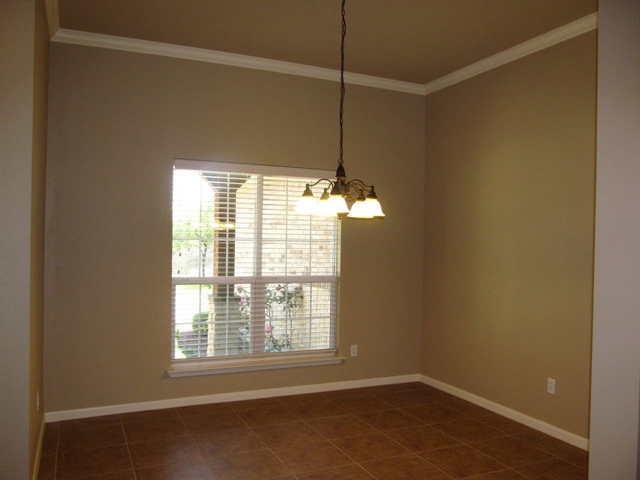 2515 Twin Ridge Ct - Photo 4 of 19