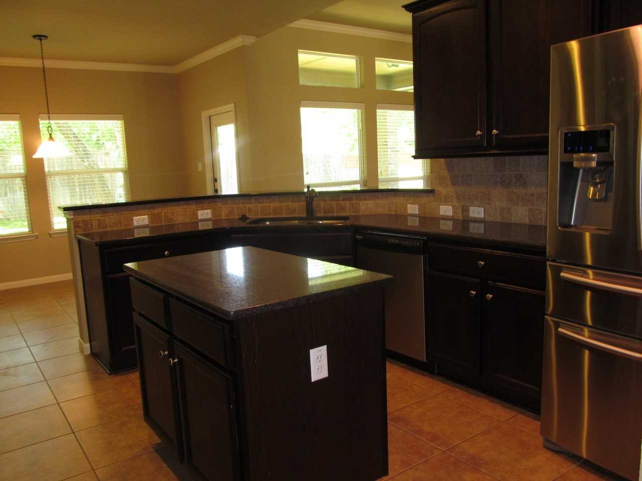 2515 Twin Ridge Ct - Photo 6 of 19