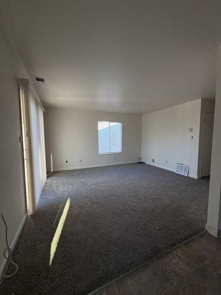 400 S Saliman Rd #54 - Photo 4 of 7