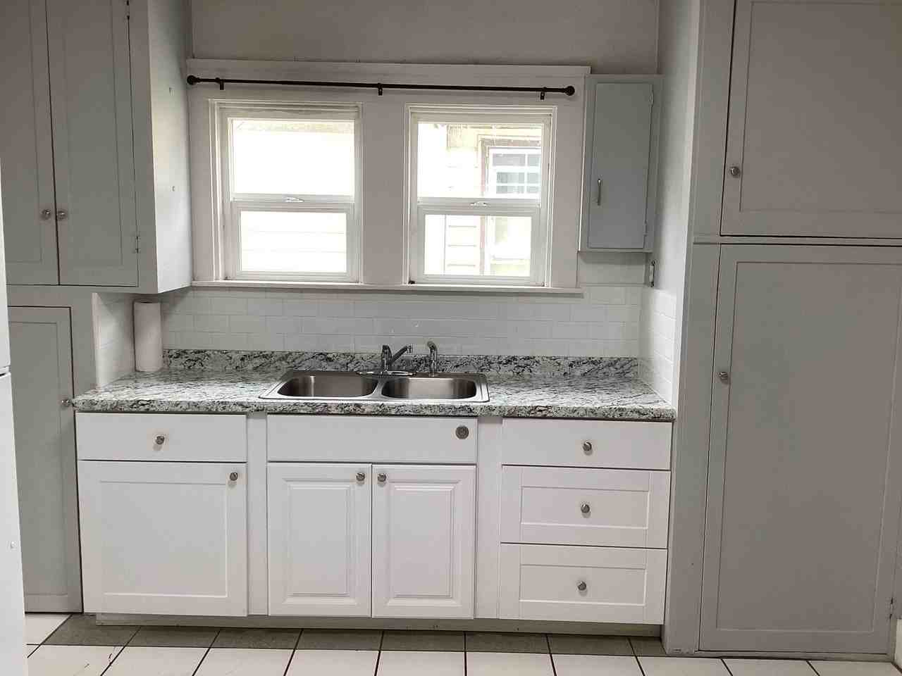 1122 I St - Photo 5 of 17