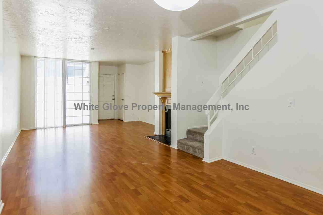 205 S Redwood Ave #33 - Photo 3 of 17