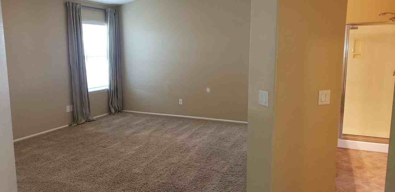 21622 N Dietz Dr - Photo 6 of 11