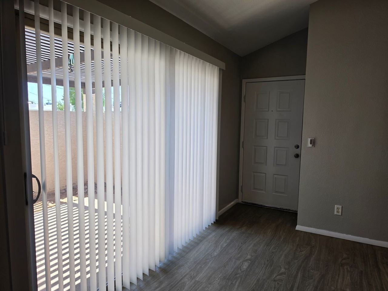 2149 E 10th St #2 - Photo 7 of 32