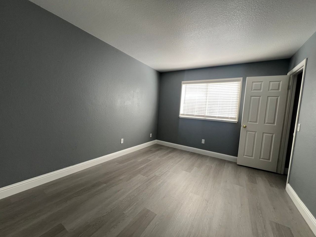 128 Ferrera Dr - Photo 6 of 16