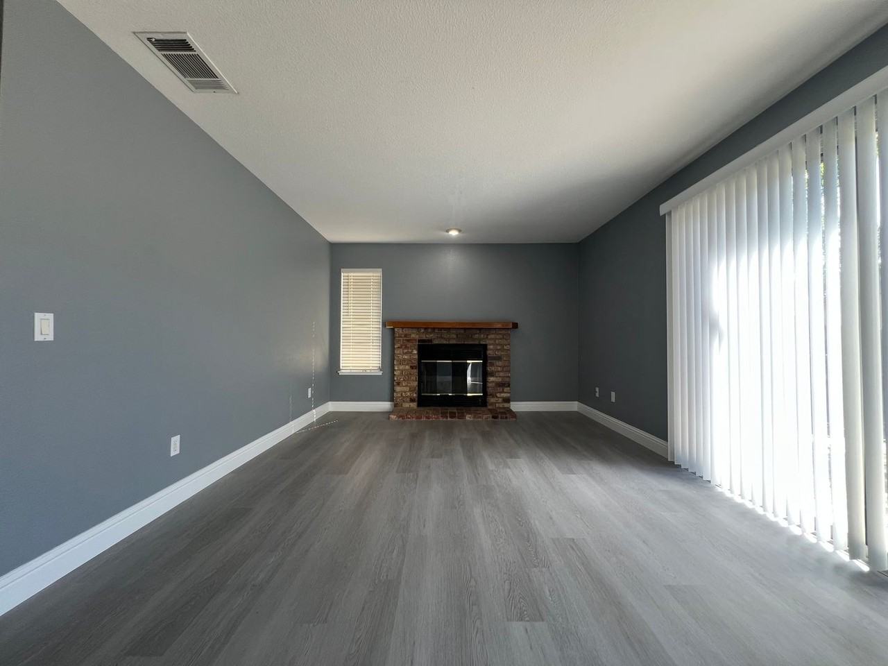 128 Ferrera Dr - Photo 7 of 16