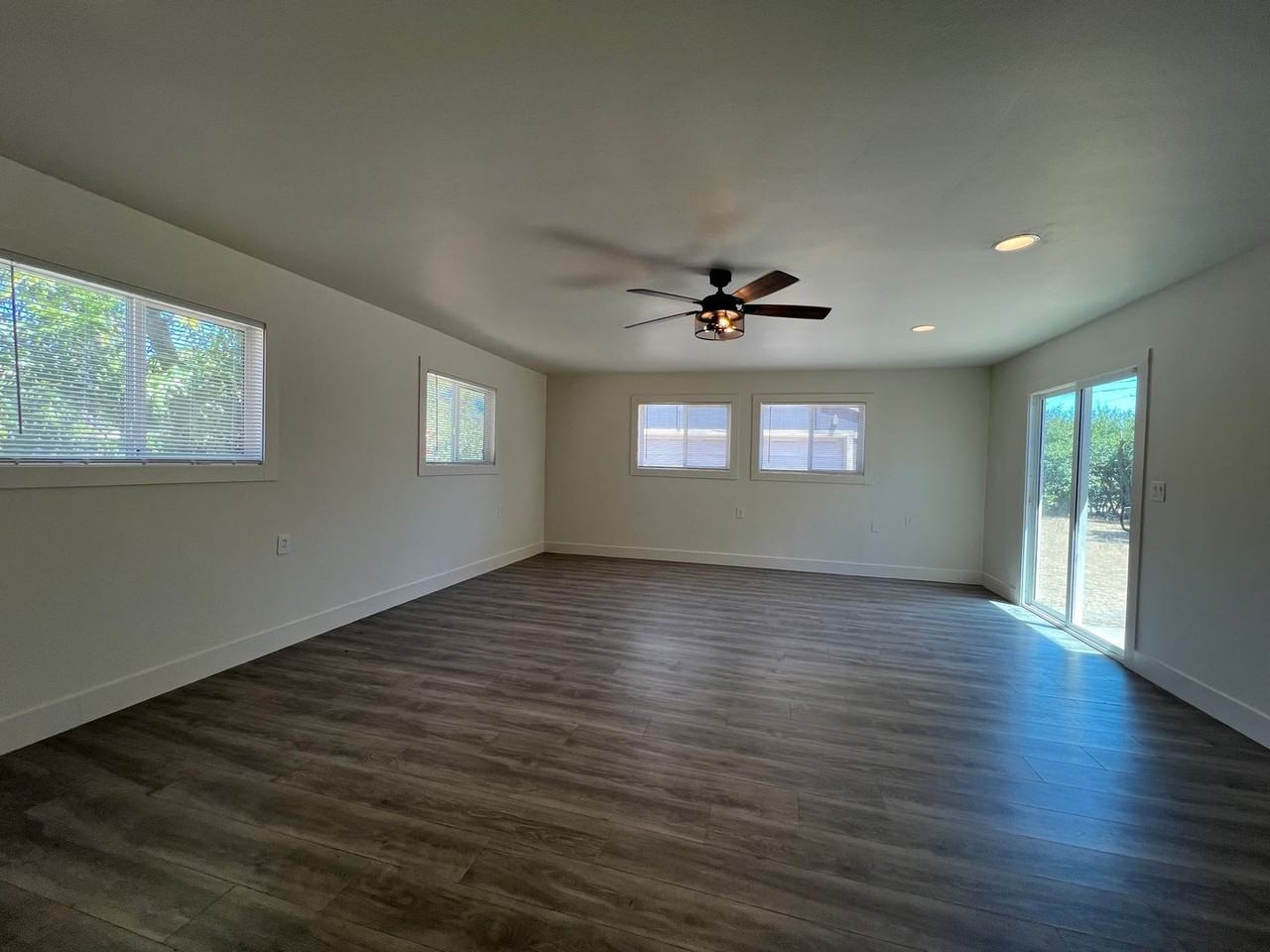 2504 Eastern Ave - Photo 5 of 13