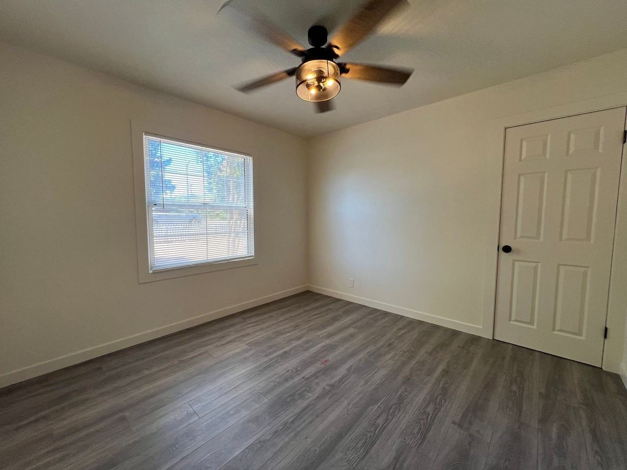 2504 Eastern Ave - Photo 7 of 13