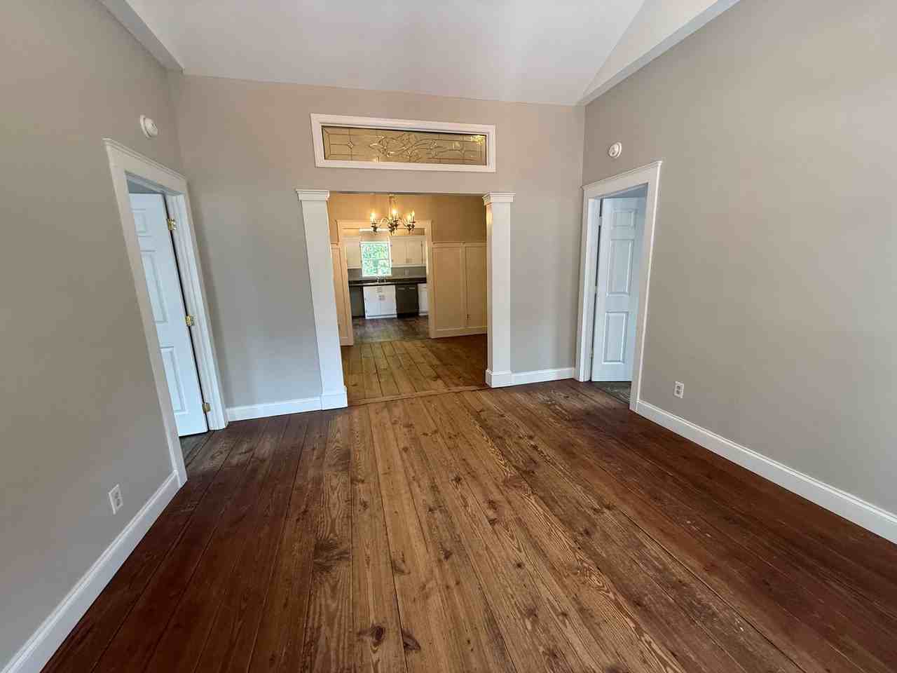 300 Railroad St - Photo 4 of 15