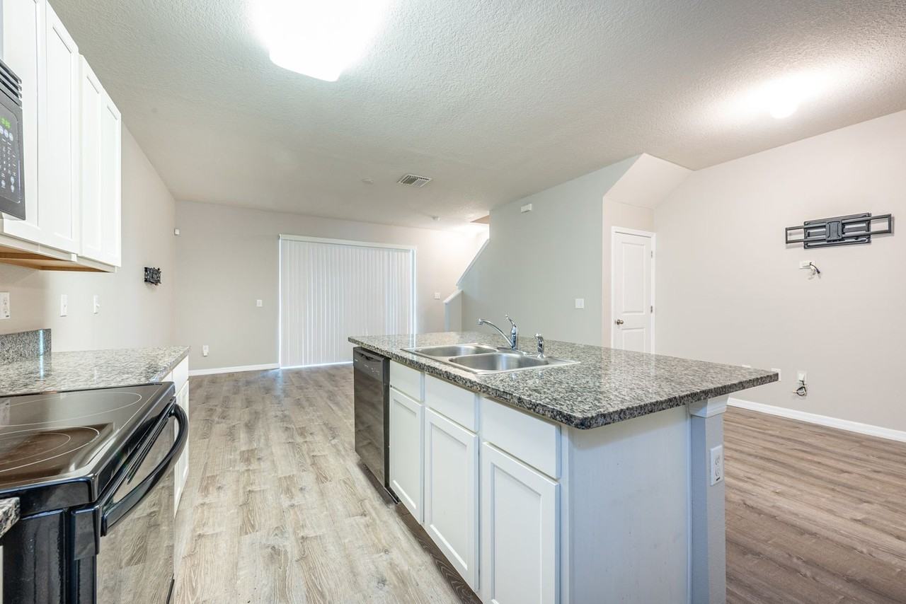 8908 Indigo Trail Loop - Photo 5 of 25