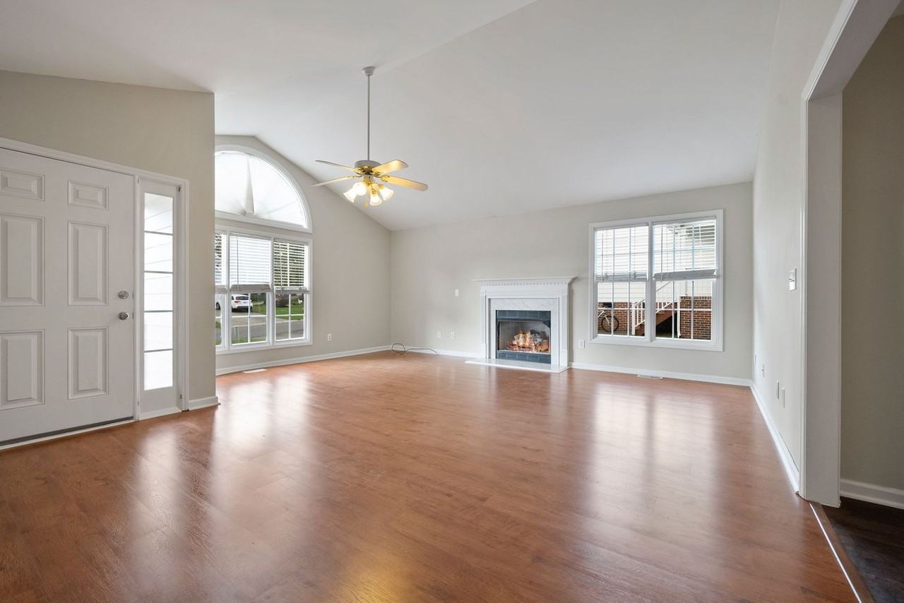 2032 Ferbow St - Photo 3 of 18
