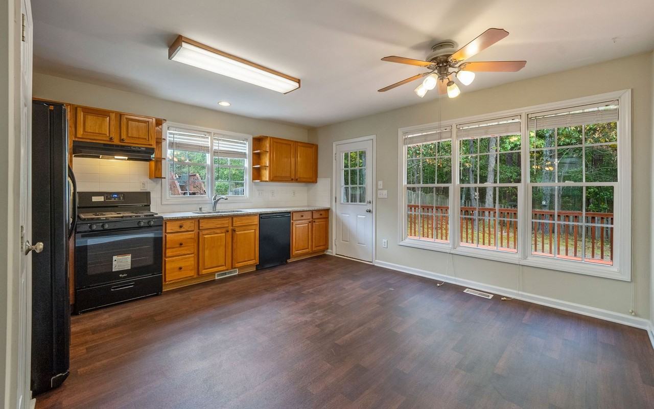 2032 Ferbow St - Photo 5 of 18
