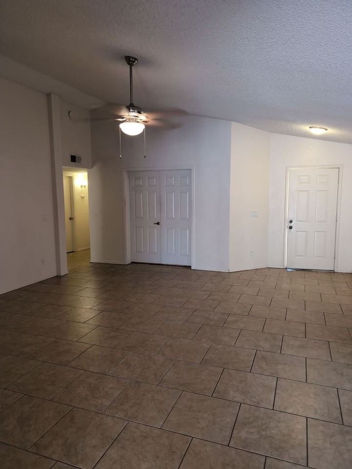 73 S Cypress Ct - Photo 3 of 24