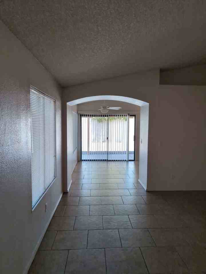 73 S Cypress Ct - Photo 4 of 24