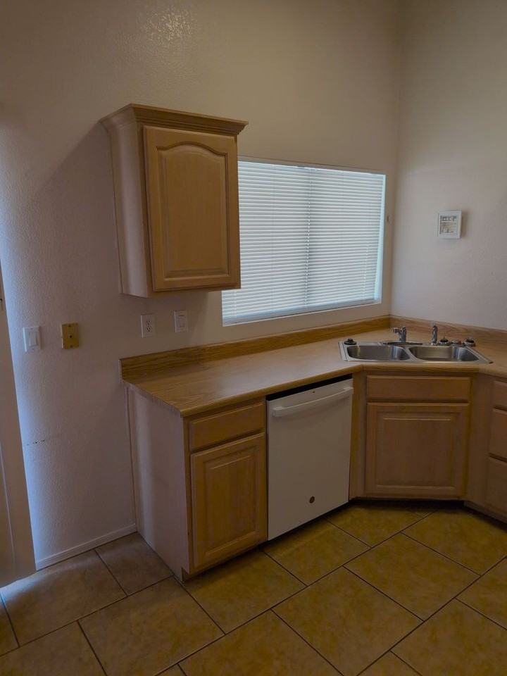 73 S Cypress Ct - Photo 5 of 24
