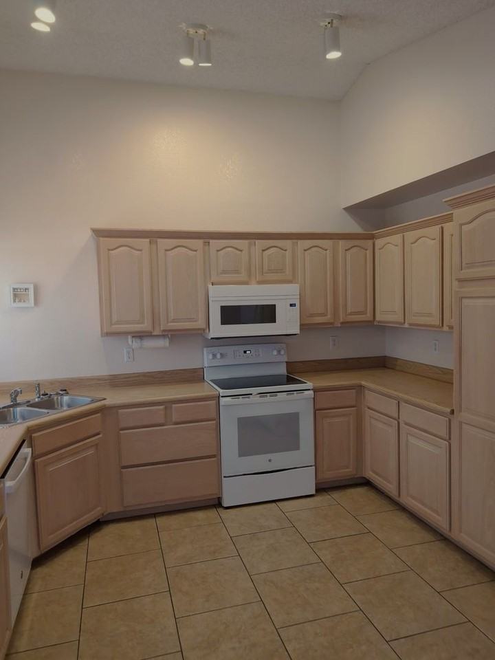 73 S Cypress Ct - Photo 7 of 24