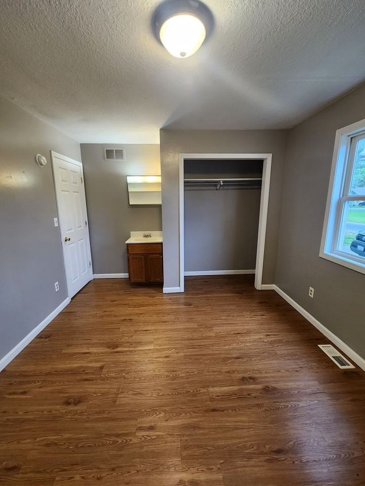1151 Johnson Ave - Photo 3 of 16