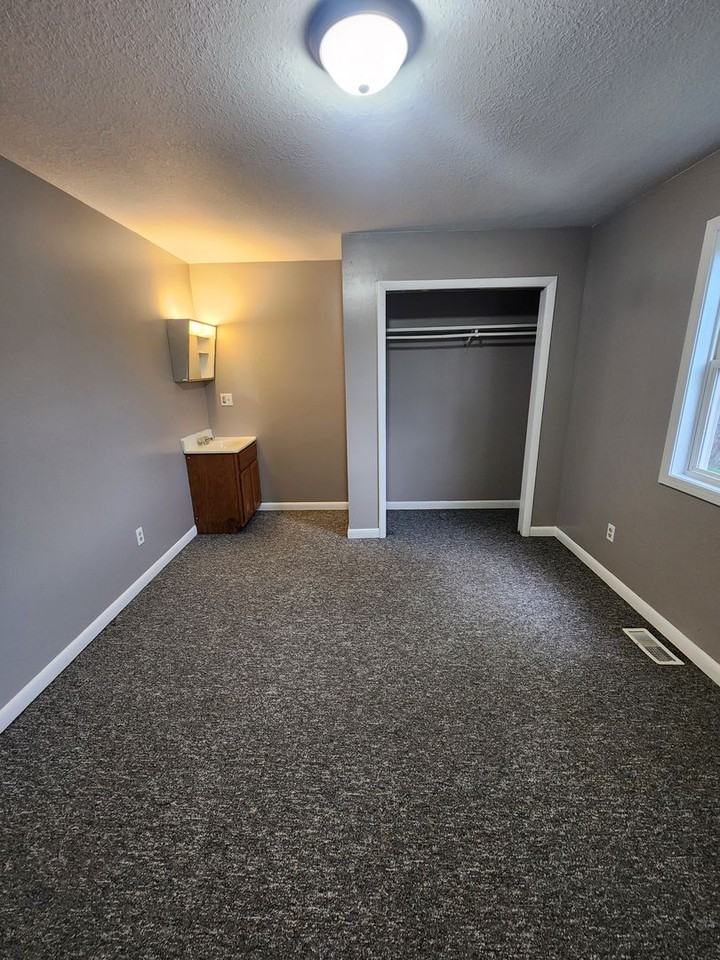 1151 Johnson Ave - Photo 6 of 16