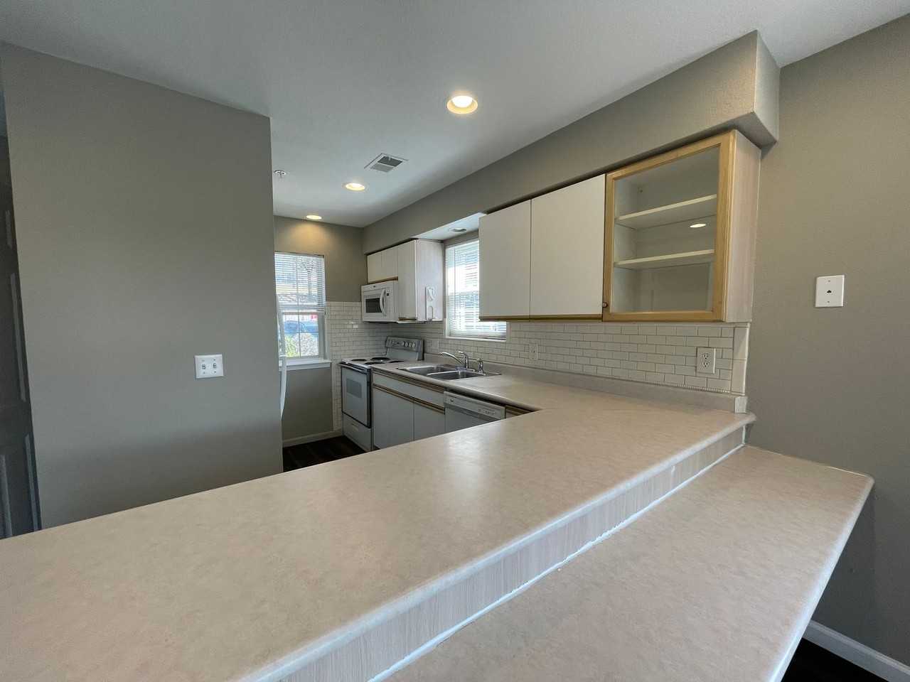 545 Valley View Rd #201 - Photo 2 of 15