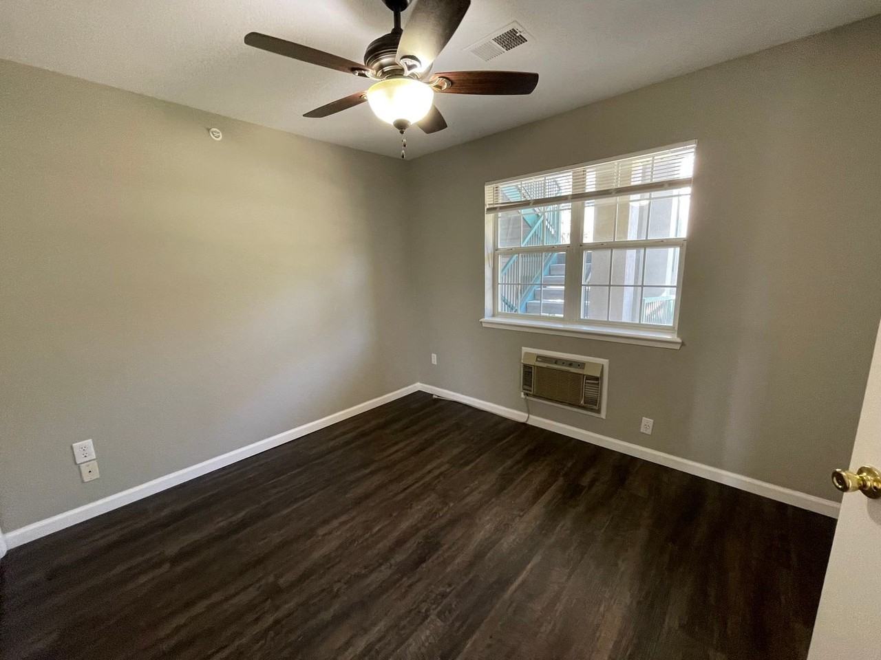 545 Valley View Rd #201 - Photo 4 of 15