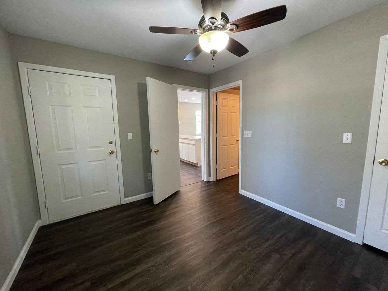 545 Valley View Rd #201 - Photo 5 of 15