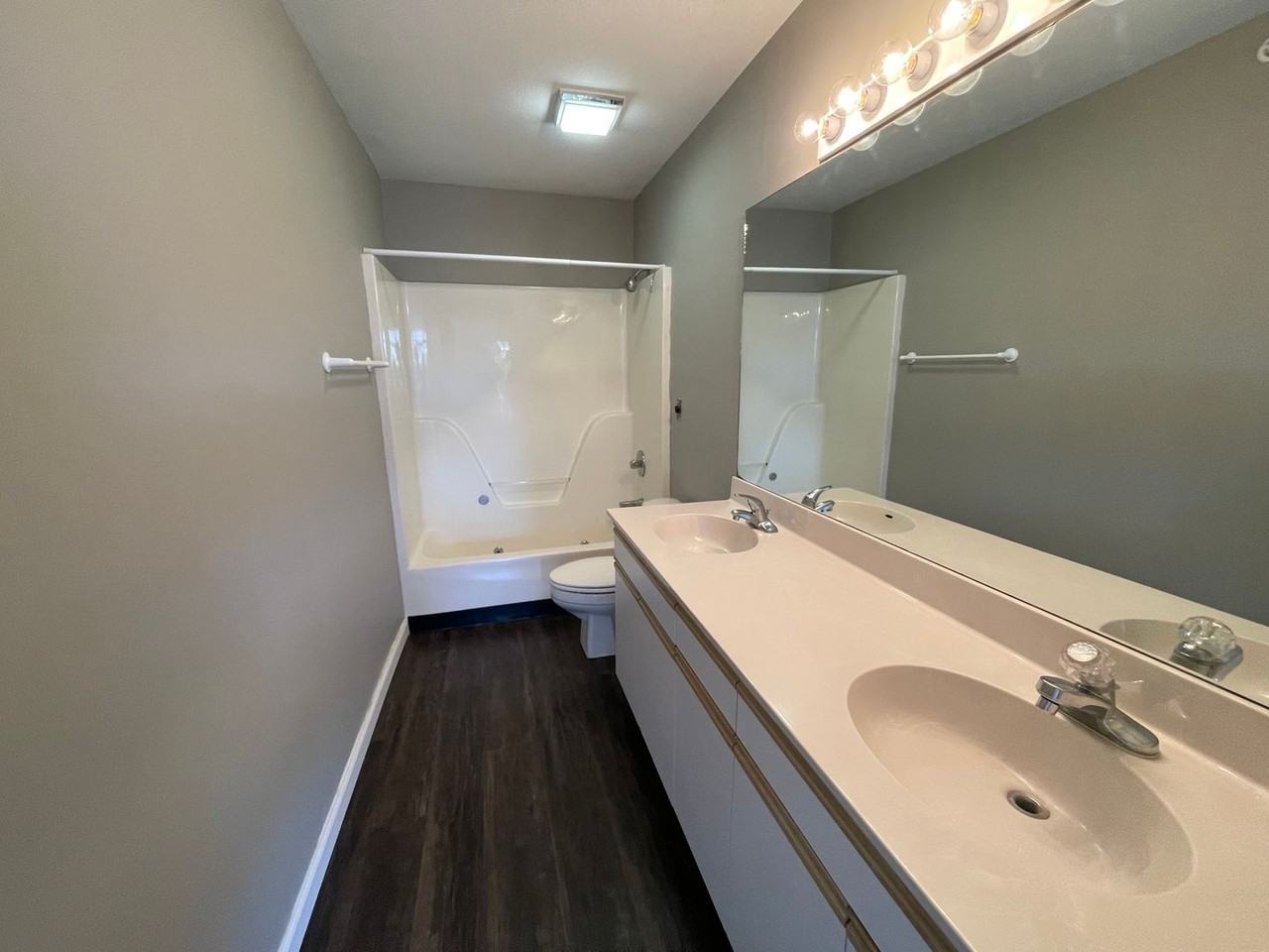 545 Valley View Rd #201 - Photo 6 of 15