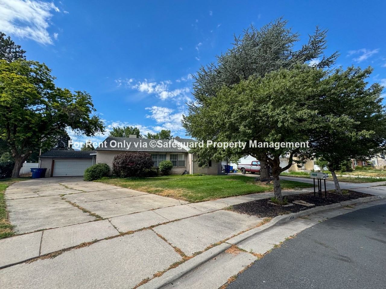 1906 E Jeremy Ct - Photo 3 of 22