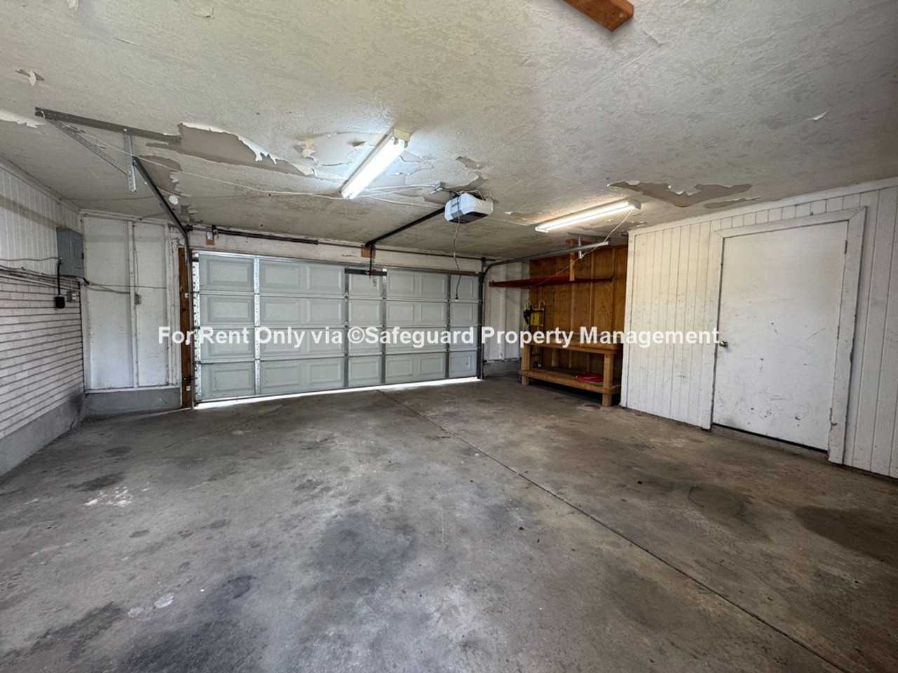 1906 E Jeremy Ct - Photo 4 of 22