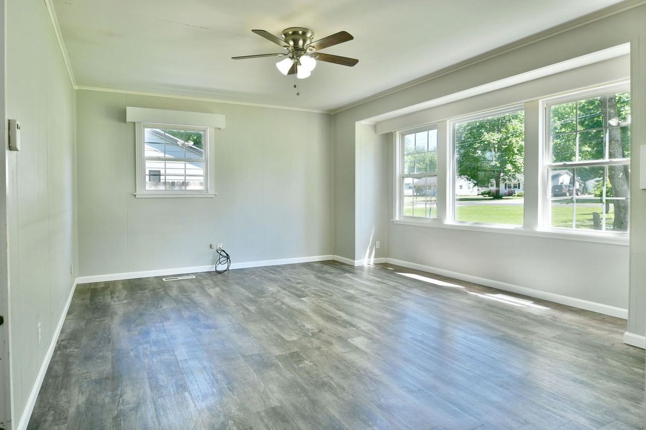 2344 Clearview Ave Nw - Photo 3 of 34