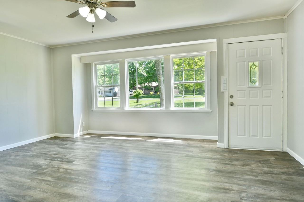 2344 Clearview Ave Nw - Photo 4 of 34