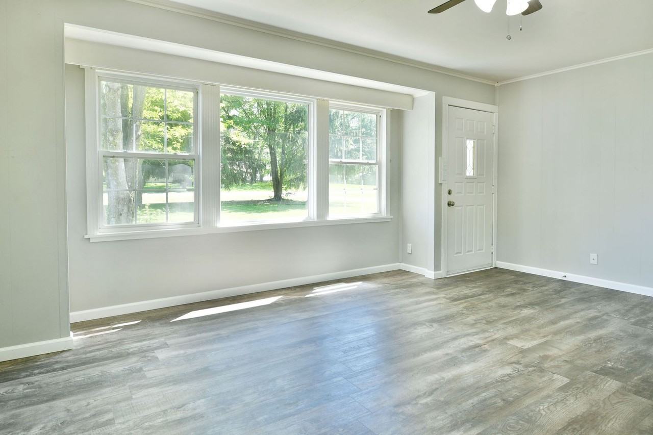 2344 Clearview Ave Nw - Photo 5 of 34